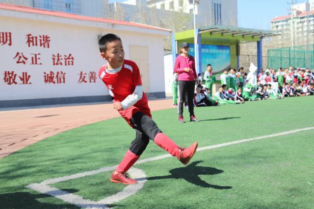 哈维：巴萨未晋级是因未抓住机会 接下去争欧联冠军